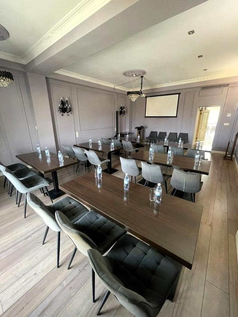 Royal Bv Hotel Öskemen Bagian luar foto