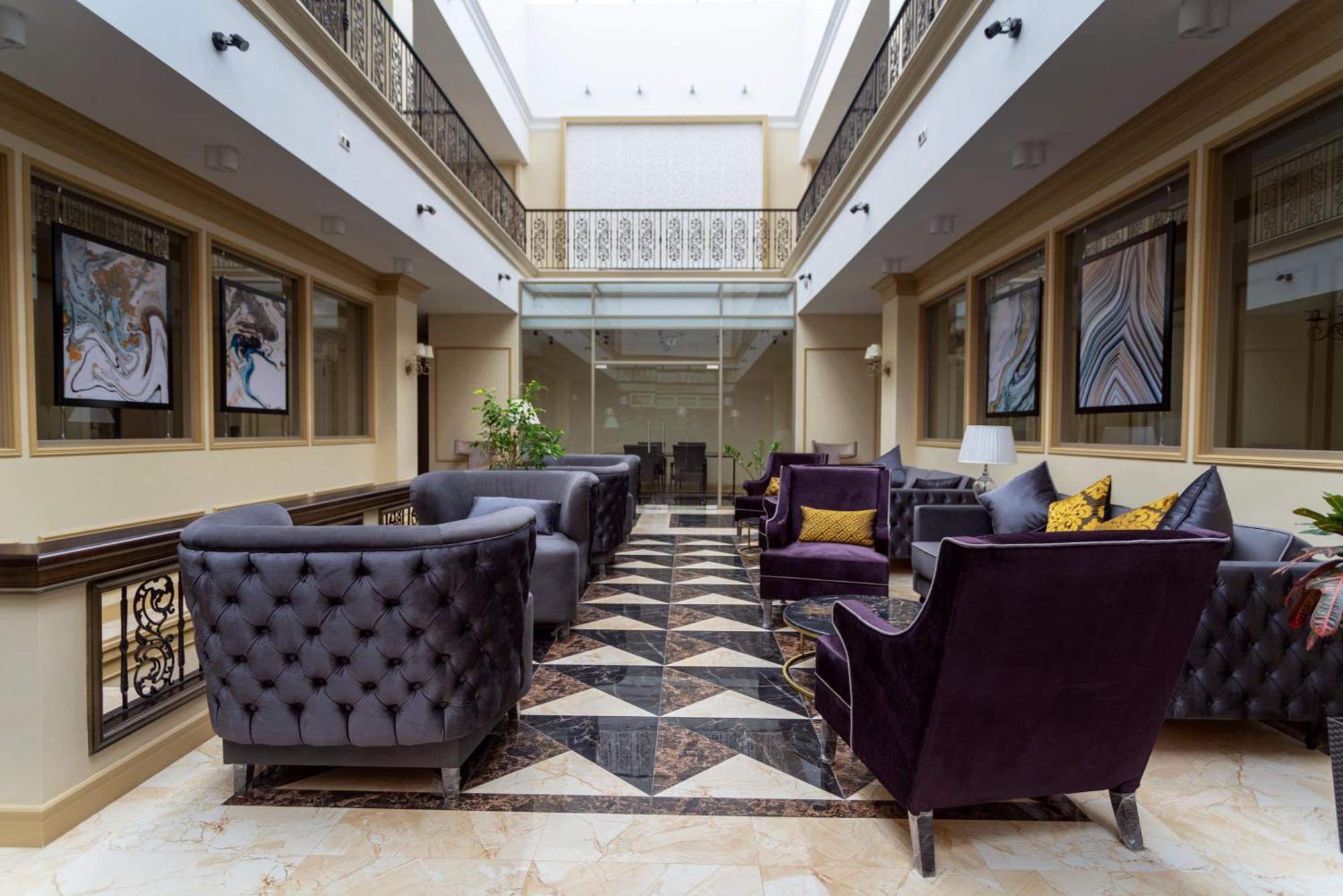 Royal Bv Hotel Öskemen Bagian luar foto