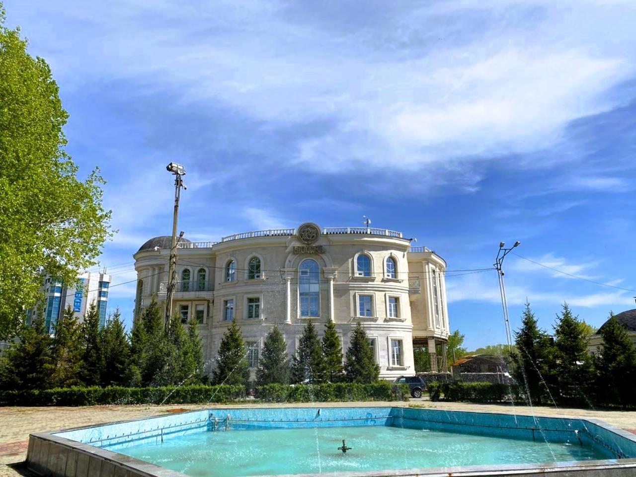 Royal Bv Hotel Öskemen Bagian luar foto