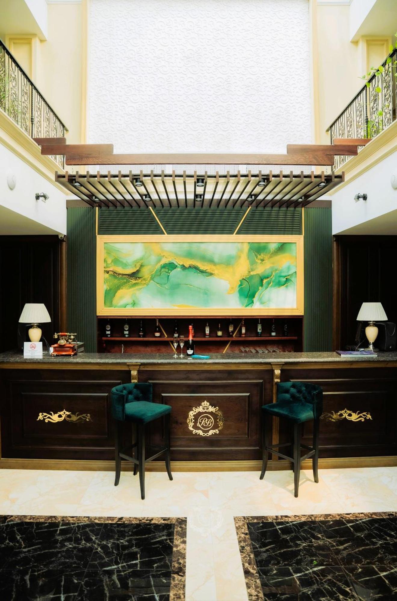 Royal Bv Hotel Öskemen Bagian luar foto