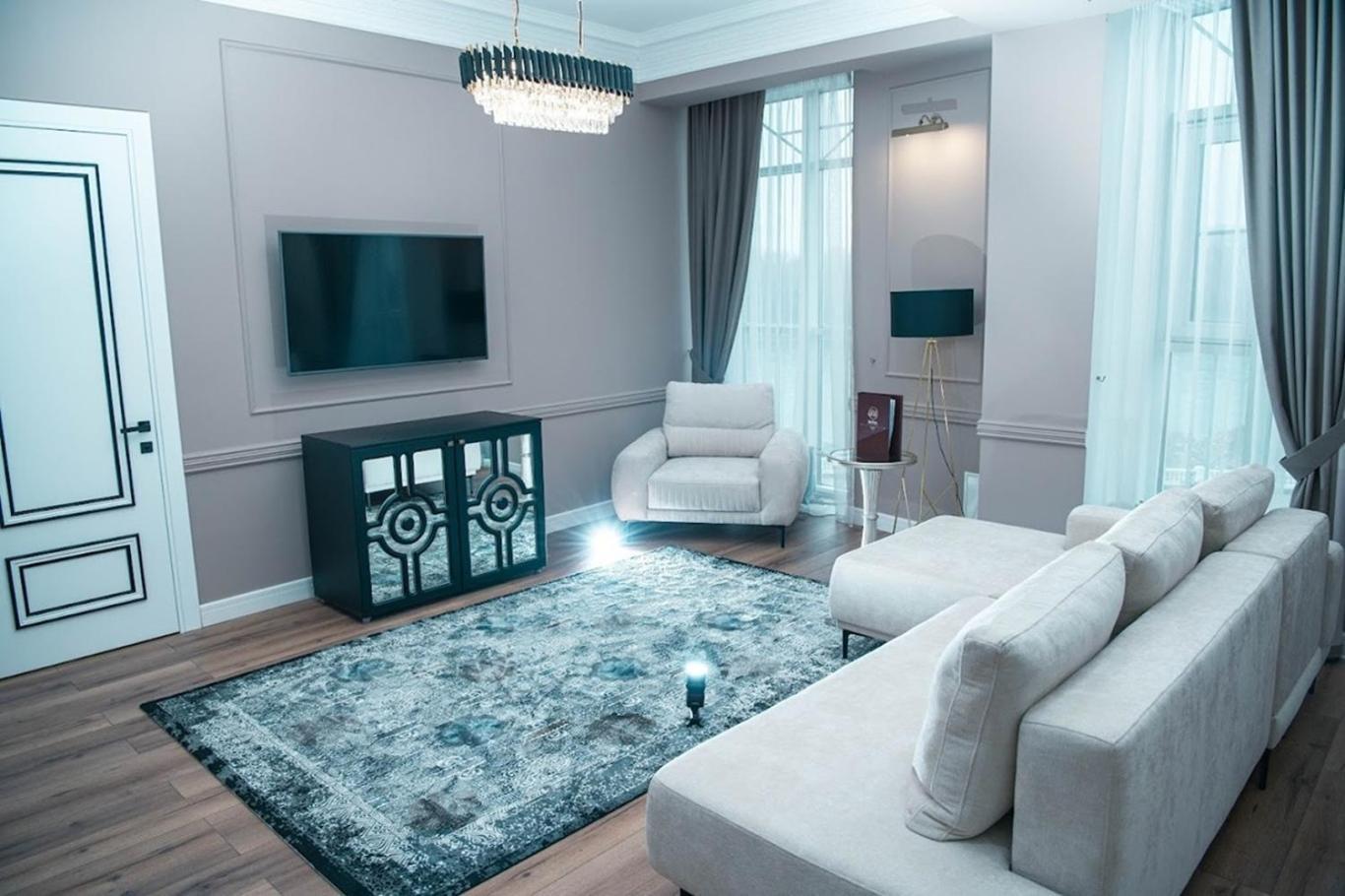 Royal Bv Hotel Öskemen Bagian luar foto
