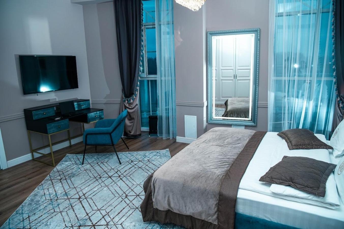Royal Bv Hotel Öskemen Bagian luar foto