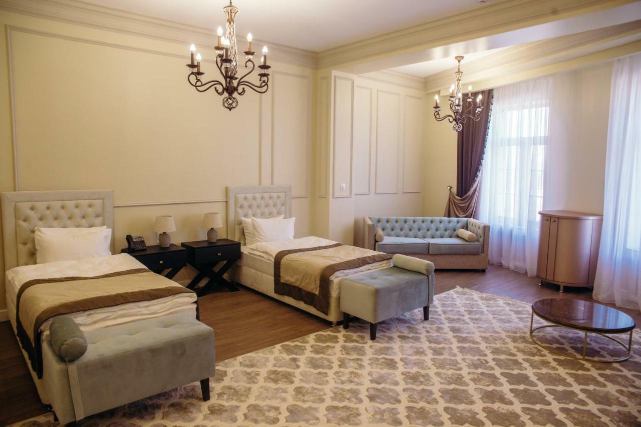 Royal Bv Hotel Öskemen Bagian luar foto